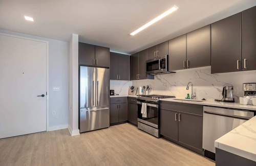 New Rochelle Apartment | Chic Apt with Indoor Pool & Gym