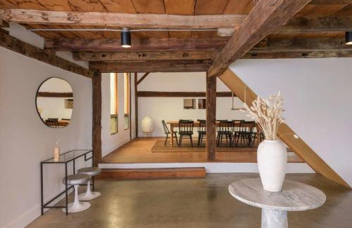 Germantown House | Chic Barn House with Pool