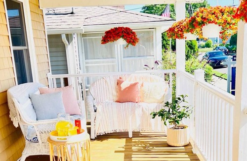 Lake Como House | Chic Belmont Beach House Now Booking Summer 2023