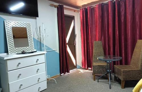 Universitas House | Chic Breeze