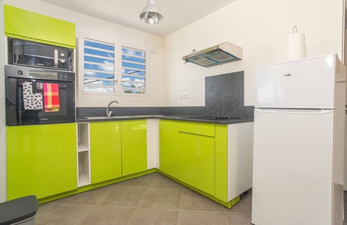 Riviere-Salee House | Chic Bungalow: Sea & Mountain View (Orange)