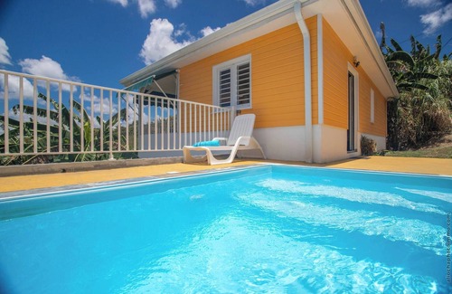 Riviere-Salee House | Chic Bungalow: Sea & Mountain View (Orange)