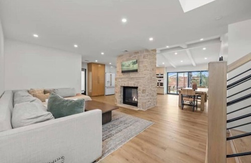 Olde Carlsbad House | Chic Carlsbad Coastal Stay: Close to Beach/Village