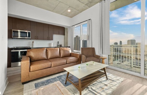 Channel District Apartment | Chic Channelside Studio with High-Rise Views