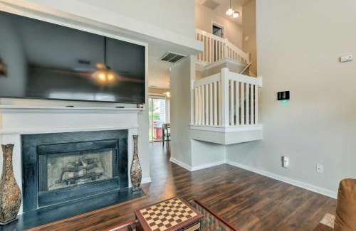 Charlotte House | Chic Charlotte Townhome with Community Pool
