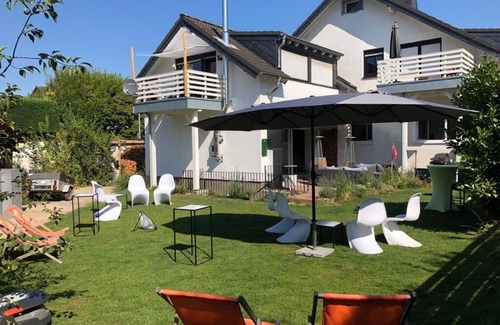 Rhein-Erft-Kreis District Apartment | Chic child-friendly apartment with balcony, barbecue PlayStation in Cologne Pulheim