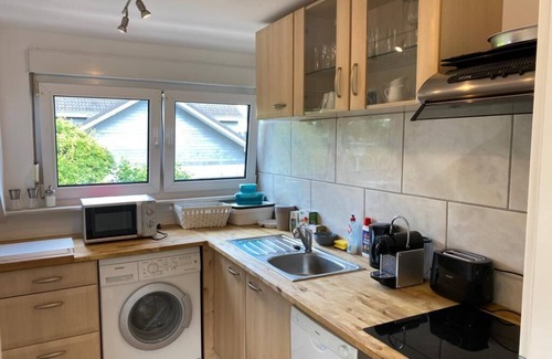 Rhein-Erft-Kreis District Apartment | Chic child-friendly apartment in Cologne Pulheim with balcony, barbecue, playground