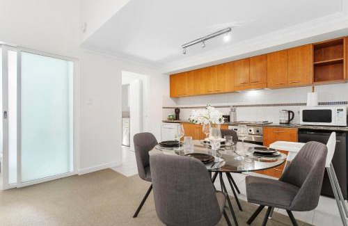 Perth Central Business District Apartment | Chic City Living Retreat - 1 Bdrm In Perth's Heart