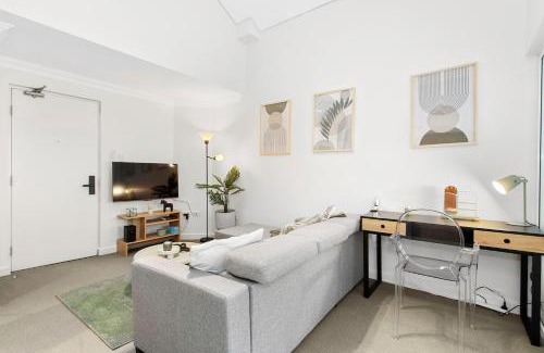 Perth Central Business District Apartment | Chic City Living Retreat - 1 Bdrm In Perth's Heart
