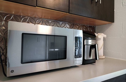 Near East Columbus Apartment | Chic City Retreat 93B