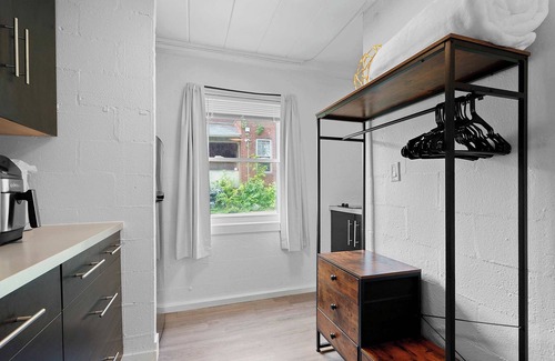 Near East Columbus Apartment | Chic City Retreat 93B