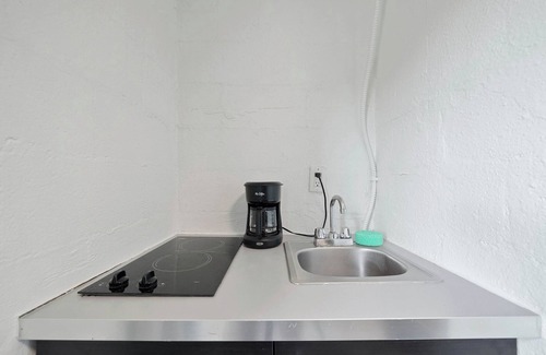 Near East Columbus Apartment | Chic City Retreat 93B