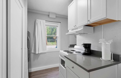 Olde Towne East Apartment | Chic City Retreat 93D