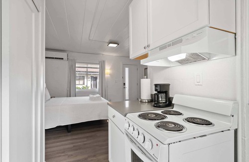 Near East Columbus Apartment | Chic City Retreat 93I