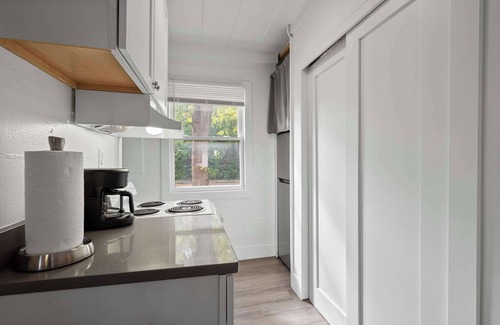Near East Columbus Apartment | Chic City Retreat 93I