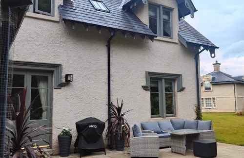 Enniskillen House | Chic, Classy & Cosy - Lough Erne Golf Village Resort. Boutiquey Home-from-Home
