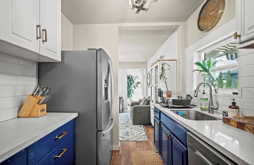 Seaside House | Chic comfort just a stroll from the sea!