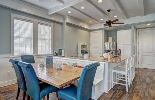 Cinnamon Shore Condo | Chic Condo@Cinnamon Shore close to Town Center & More Great Amenities!