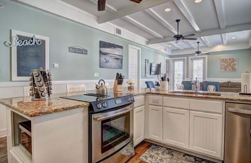 Cinnamon Shore Condo | Chic Condo@Cinnamon Shore close to Town Center & More Great Amenities!