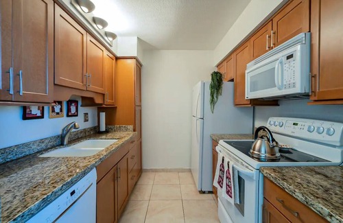 Entertainment District Condo | Chic Condo - Only a 5 Minute Drive to Old Town!