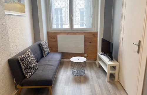 Cret de Roc Apartment | Chic & Cosy F1 Centre Gare Chateaucreux Netflix