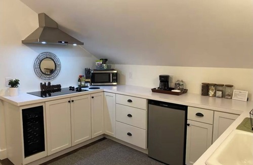 Oxford Apartment | Chic Cozy Guest House in Oxford NY w/Views! Walkable to Shops & Restaurants