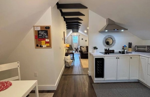 Oxford Apartment | Chic Cozy Guest House in Oxford NY w/Views! Walkable to Shops & Restaurants
