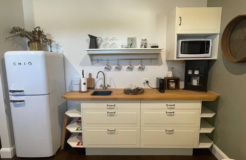 Mount Barker District Council Other | Chic & cozy guest suite with lovely rural views, close to many fab wineries.