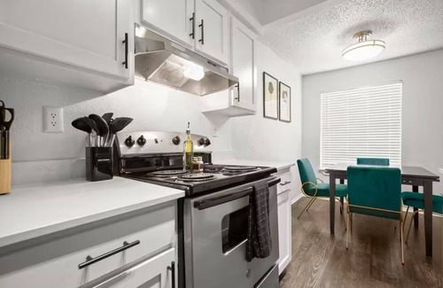 Zilker House | Chic & Cozy Zilker Park 2BR Walkable & Stylish