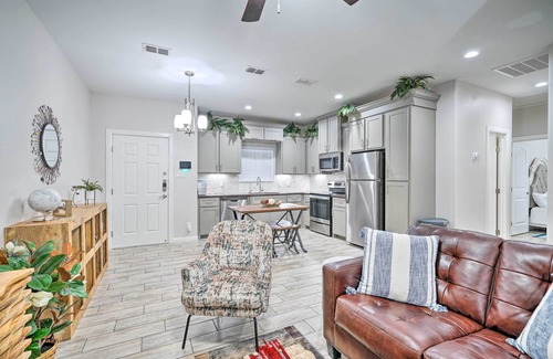 Edinburg Apartment | Chic Edinburg Escape: Hike, Fish, & Explore!