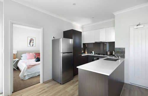 Attadale Apartment | Chic Exec 2bdr 2bath -River,FREO,Parking,AC