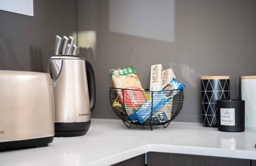 Attadale Apartment | Chic Exec 2bdr 2bath -River,FREO,Parking,AC