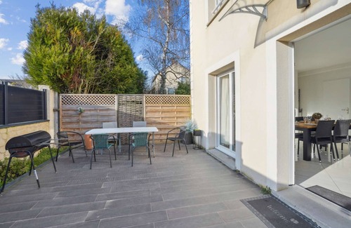 Villejust House | Chic friendly and spacious house