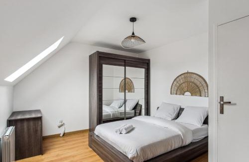 Meaux Apartment | Chic friendly and spacious house