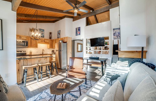 Blodgett Mills House | Chic Greek Peak Ski Resort Townhome w/Balconies!