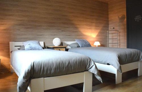 Vaux-sur-Sure House | Chic Holiday Home with Garden