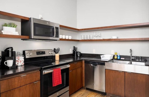 Peoria Apartment | Chic Loft in Peoria Warehouse District