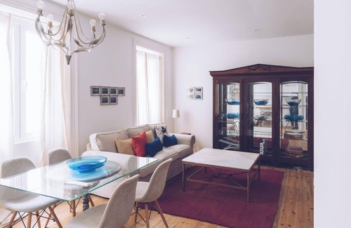 Gibraltar Apartment | Chic & Luxurious 2-BR Escape Designed for Elegance