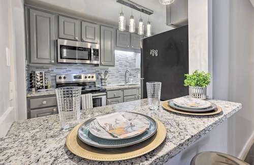 Meadowbrook Condo | Chic Meadowbrook Condo ~ 12 Mi to Birmingham!