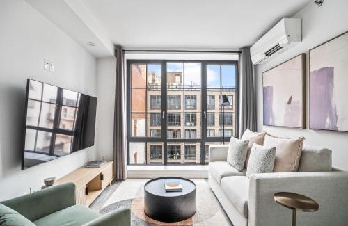 Central New York City Apartment | Chic Midtown 2Bedroom Cozy & Modern Retreat in Hells Kitchen