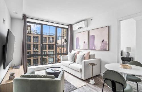 Central New York City Apartment | Chic Midtown 2Bedroom Cozy & Modern Retreat in Hells Kitchen