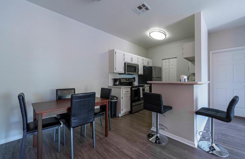 Greenbell Apartment | Chic Modern 2 Bedroom Apartment at Lookout Mountain by Stay Gia
