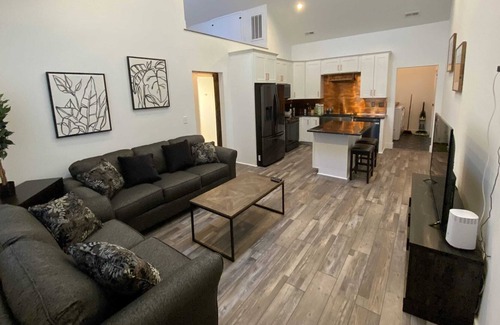 Chic's Beach Apartment | Chic Morton House Sum