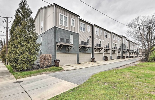 Eighth Avenue House | Chic Nashville Townhome < 2 Miles to Music Row!