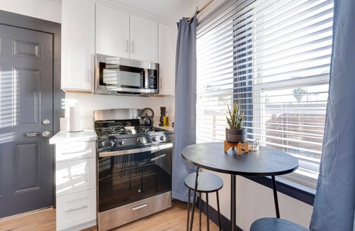 National City House | Chic Oasis: Contemporary Studio in National City