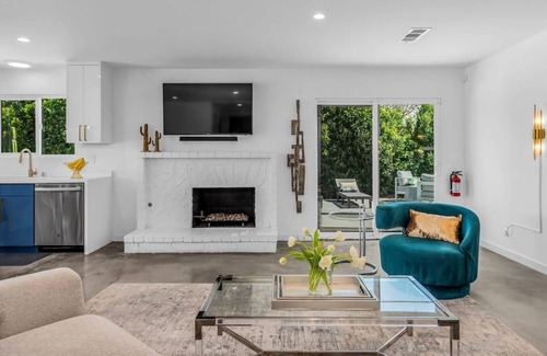 Racquet Club West House | Chic Private Oasis, 4 BR, Huge Pool & Spa, Views!