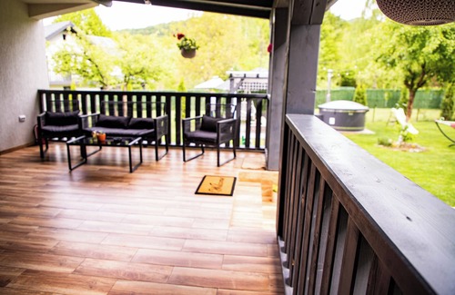 Avrig Villa | Chic Retreat in the Carpathians – Private Villa with Spa & Grill