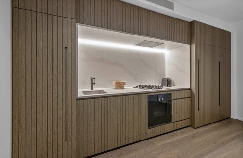 Abbotsford Apartment | Chic Riverside Retreat Richmond
