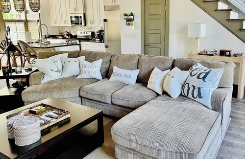 Murrells Inlet House | Chic & Sophisticated Townhouse within walking distance to The MarshWalk