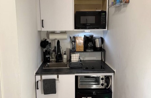 Midtown West Apartment | Chic Stay – Walk to Central Park